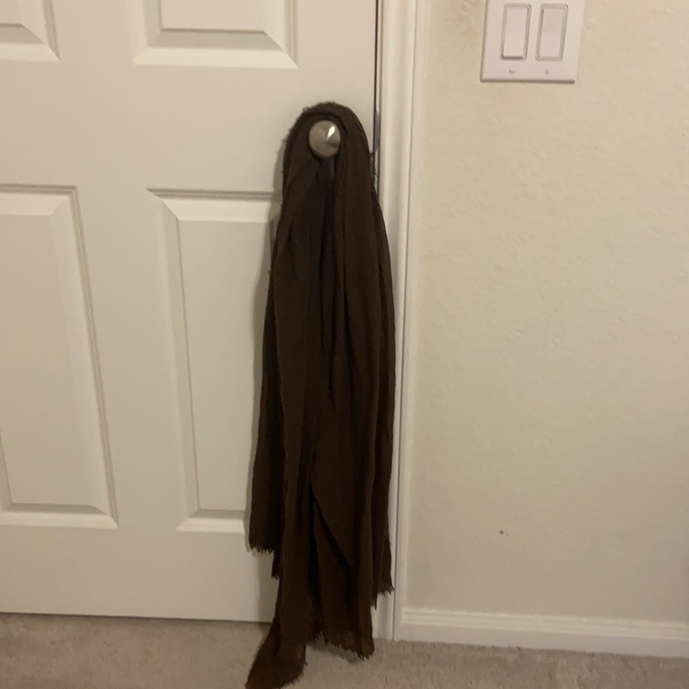 Dark brown crinkle hijab